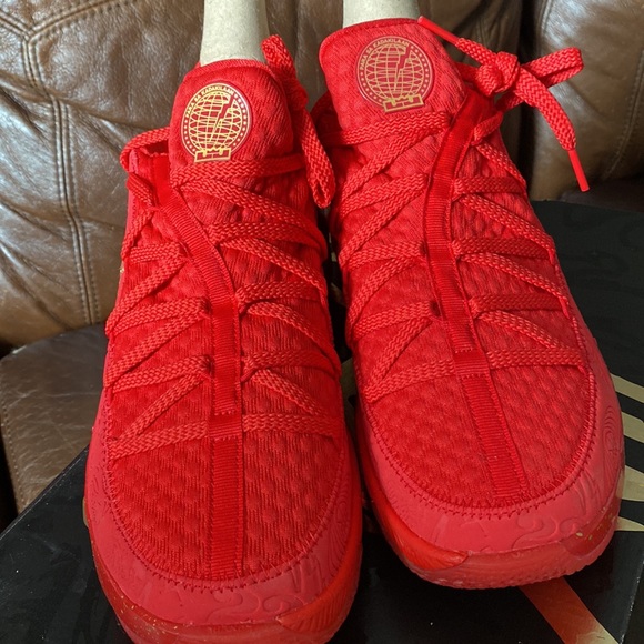 Lebron XVII Low Ph - Picture 5 of 5